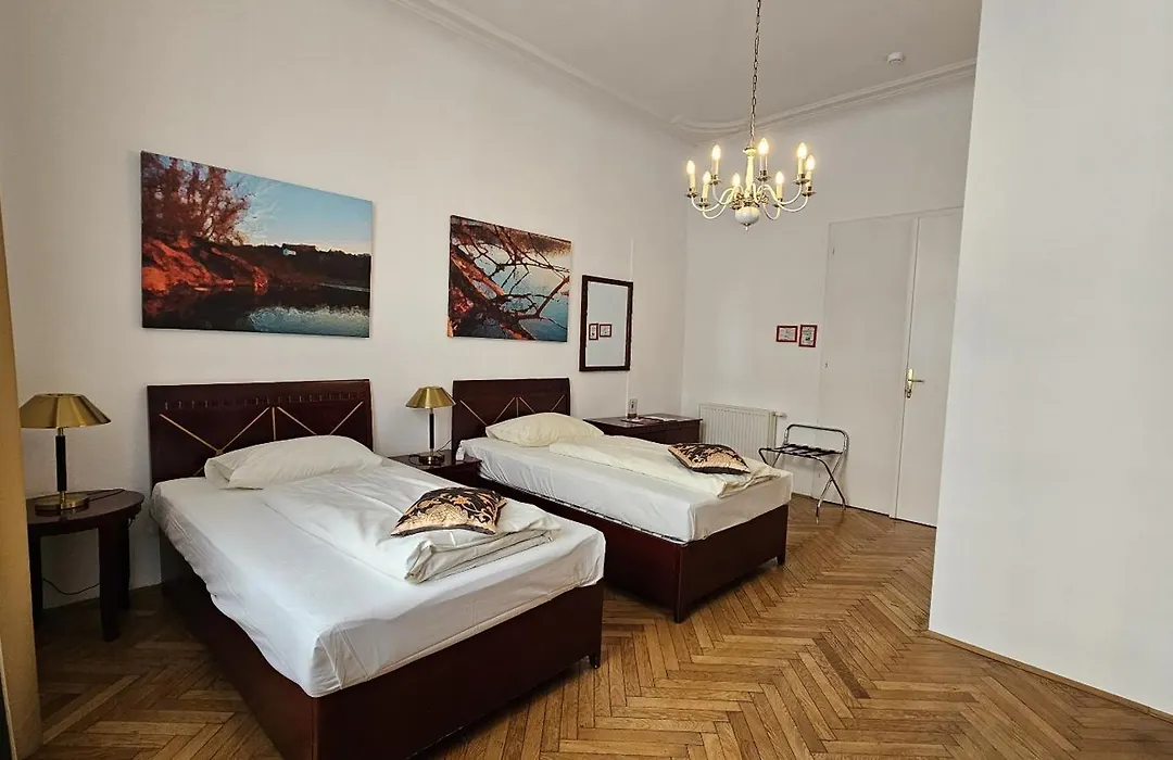 Hotel Pension Museum-1