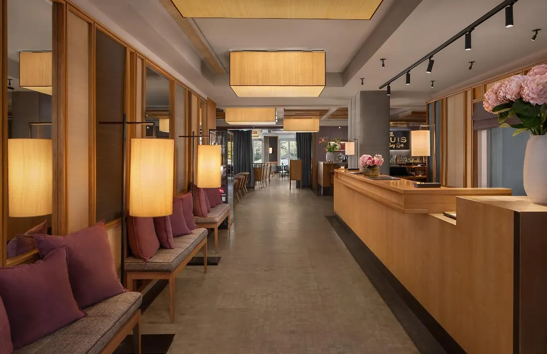 Louis Hotel-1