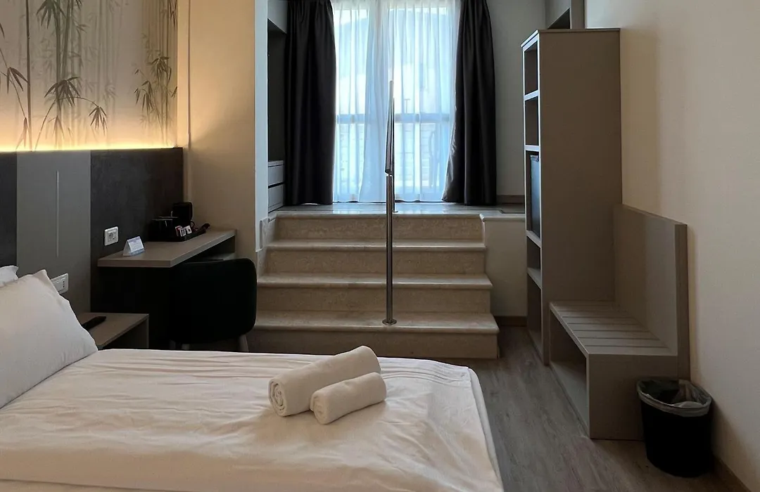 Hotel Garda Bellevue-1