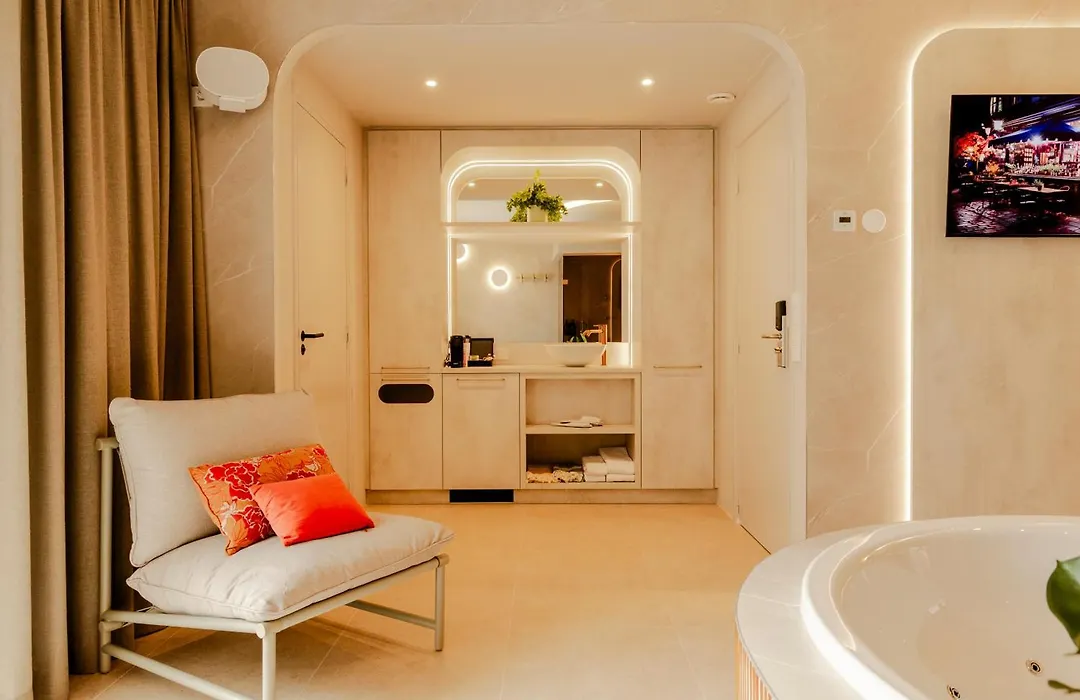 Boutique Hotel Charley'S-1