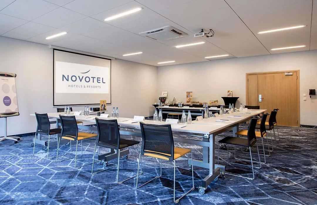 Novotel Wroclaw City-1