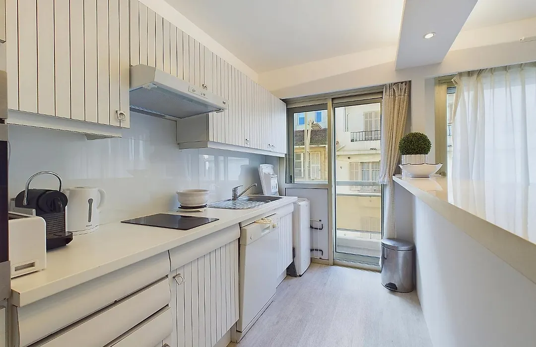 2 Bedroom, 2 Bathrooms, 2 Mins From The Croisette, Monod 348-1