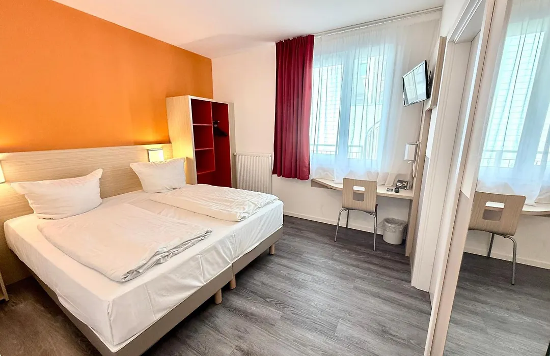 Premiere Classe Hotel am Kieler Schloss Kiel-1