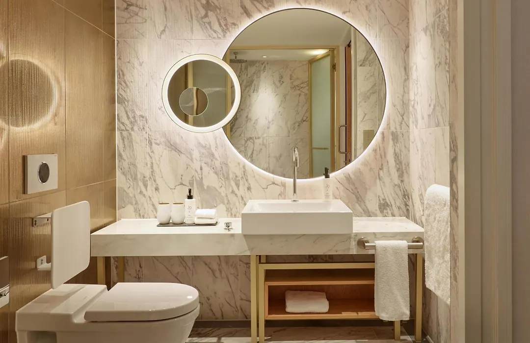 The Botree London, Curio Collection By Hilton-1