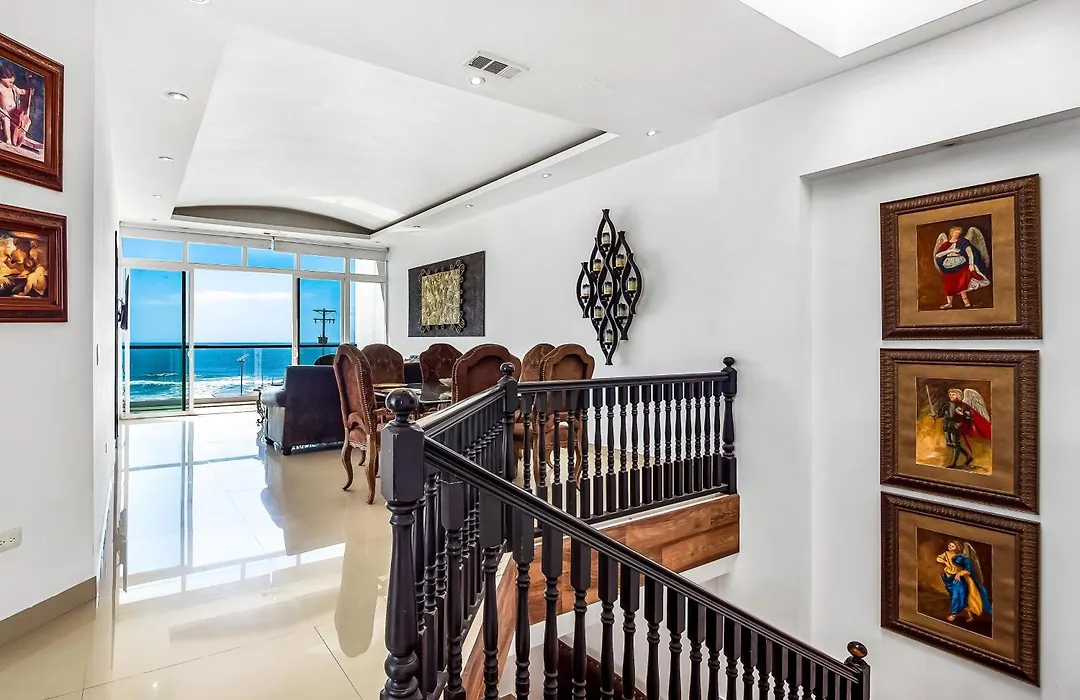 2-Story Dog-Friendly Villa With Outdoor Pool, Patio, 2 Balconies, Streaming, Ac-1
