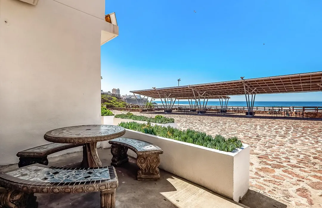 Dog-Friendly Oceanfront Villa With Pool Access, Rooftop Patio, Full Kitchen-1