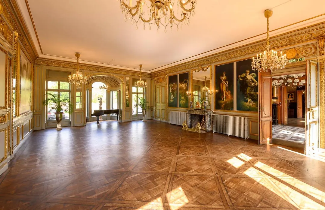 Chateau De Pourtales-1