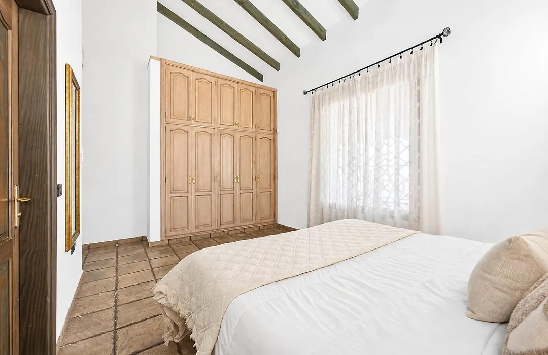 Cercado Del Medio, Chalet Con Piscina Privada-1