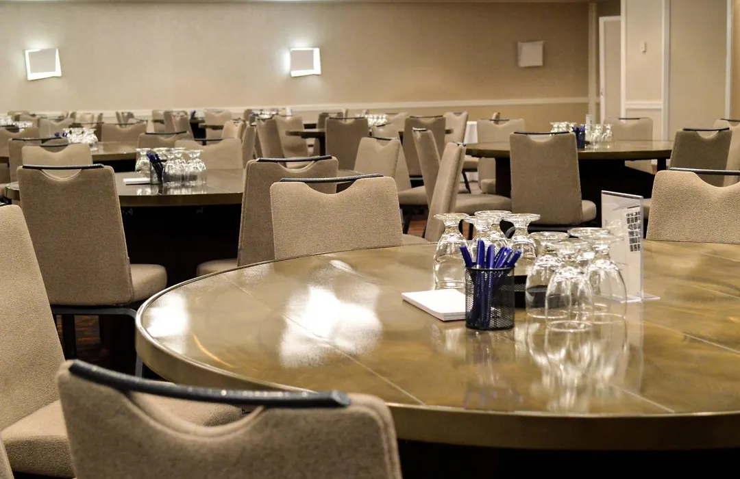 Delta Hotels By Marriott Montreal-1