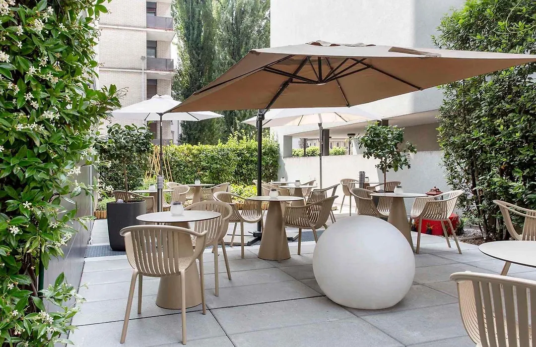 Ibis Locarno-1