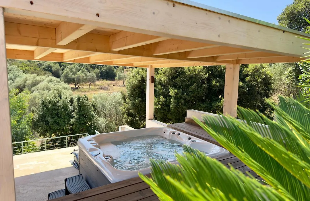 VillaSerenita Piscine chauffée, Jacuzzi, Ping-Pong, Pétanque-1