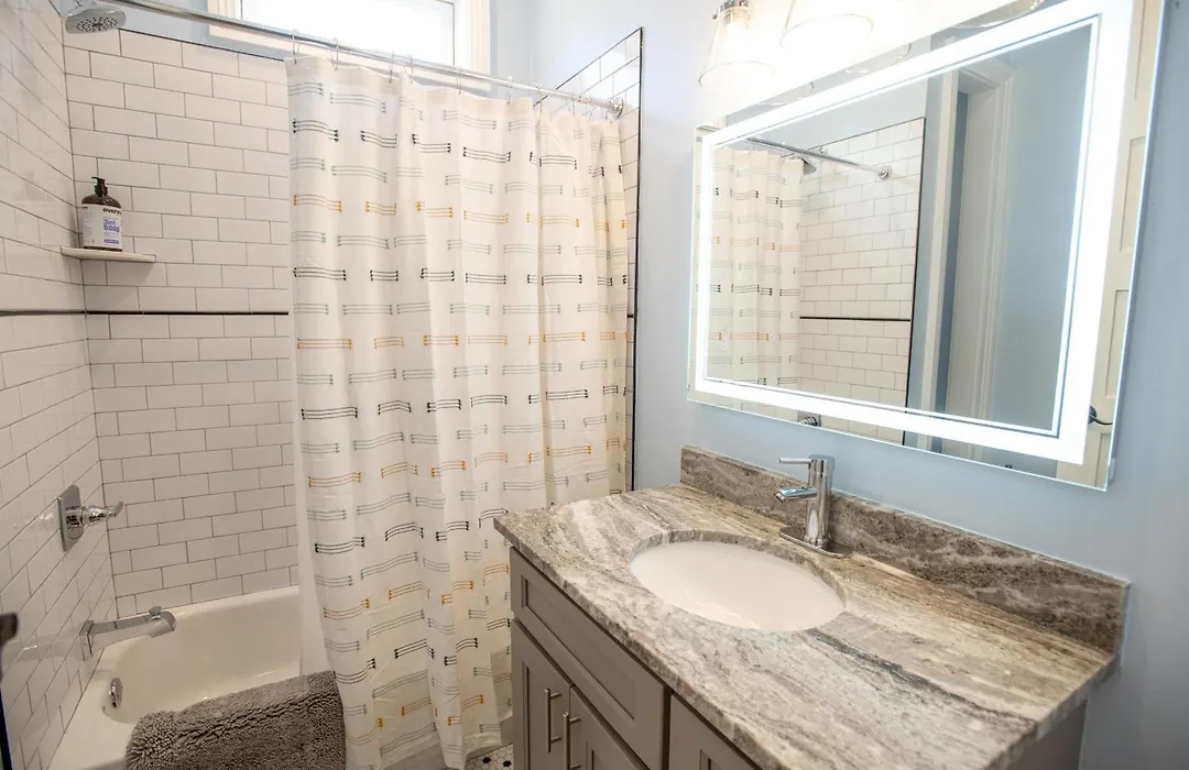 St Philip Gem 5 Bed-5 Bath Steps To Fq - Monthly-1