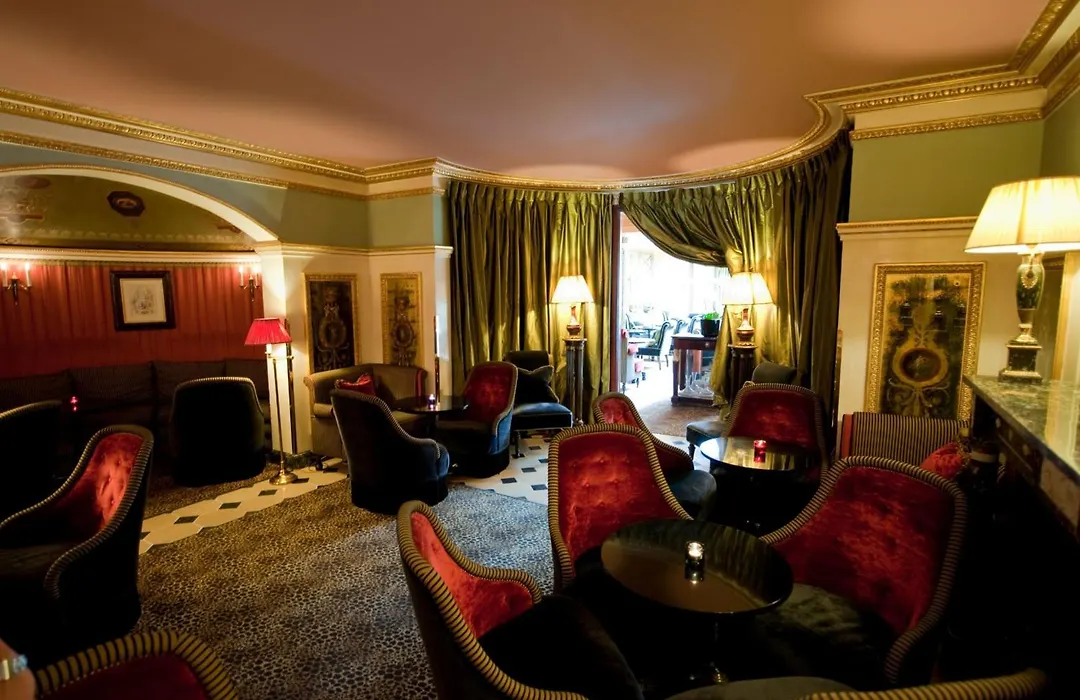 L'Hotel-1