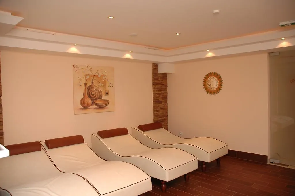Hotel-Garni Almhof-1