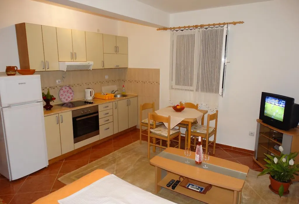 Apartments Ilinka-1