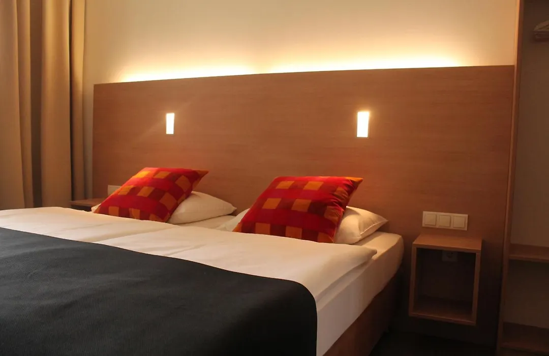 Hotel 38-1
