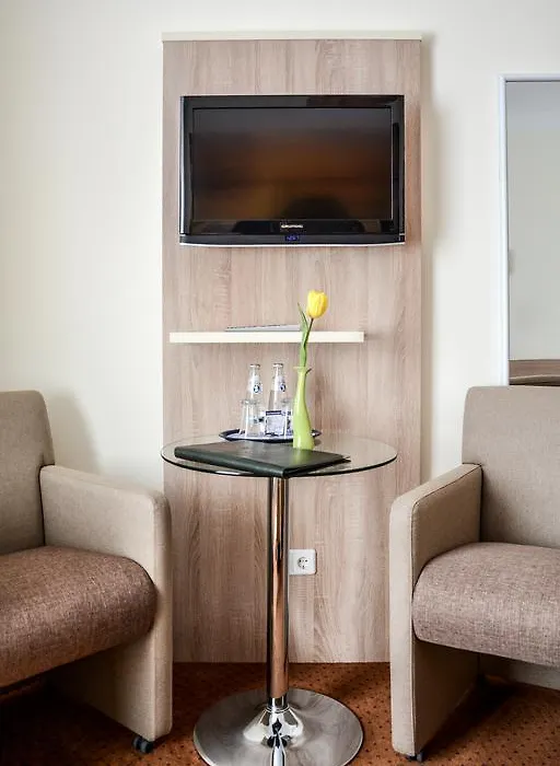 Hotel zur Insel-1