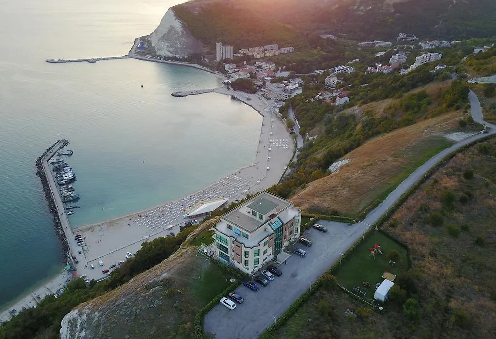 Calithea Complex-1