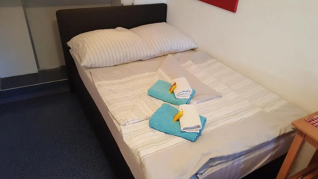 Hostel Villa Viva-1