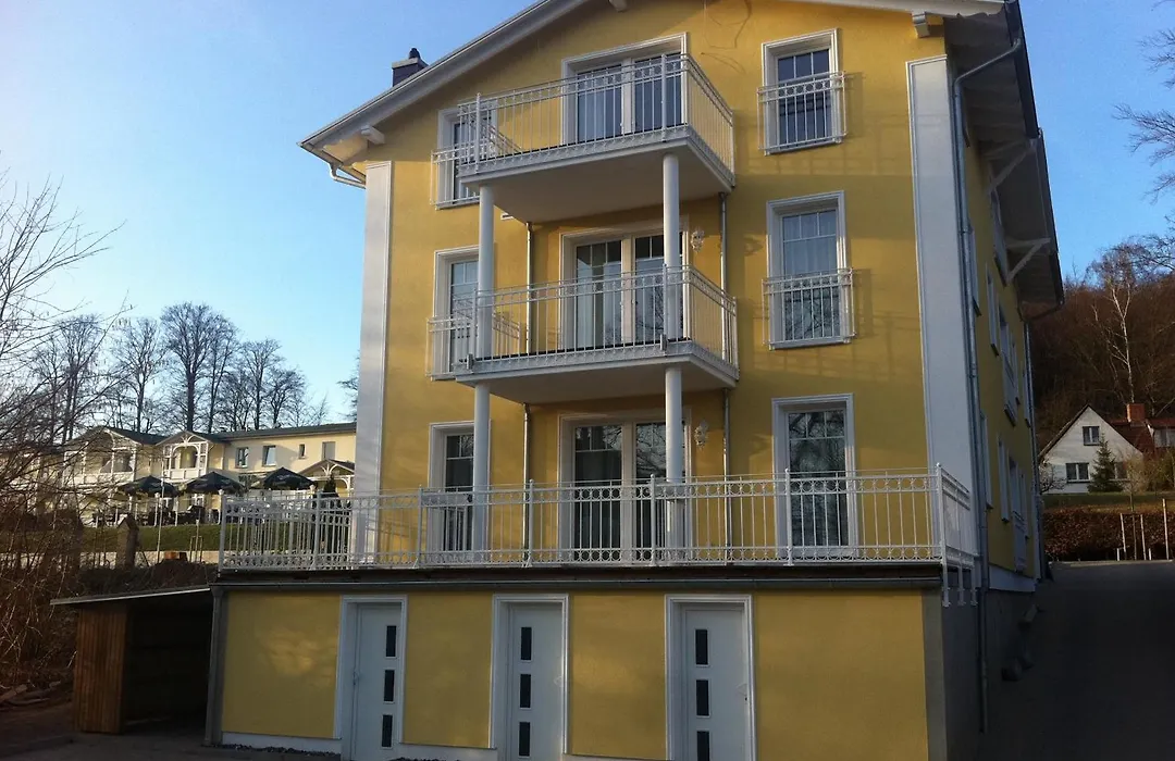 Villa Ruegen-1