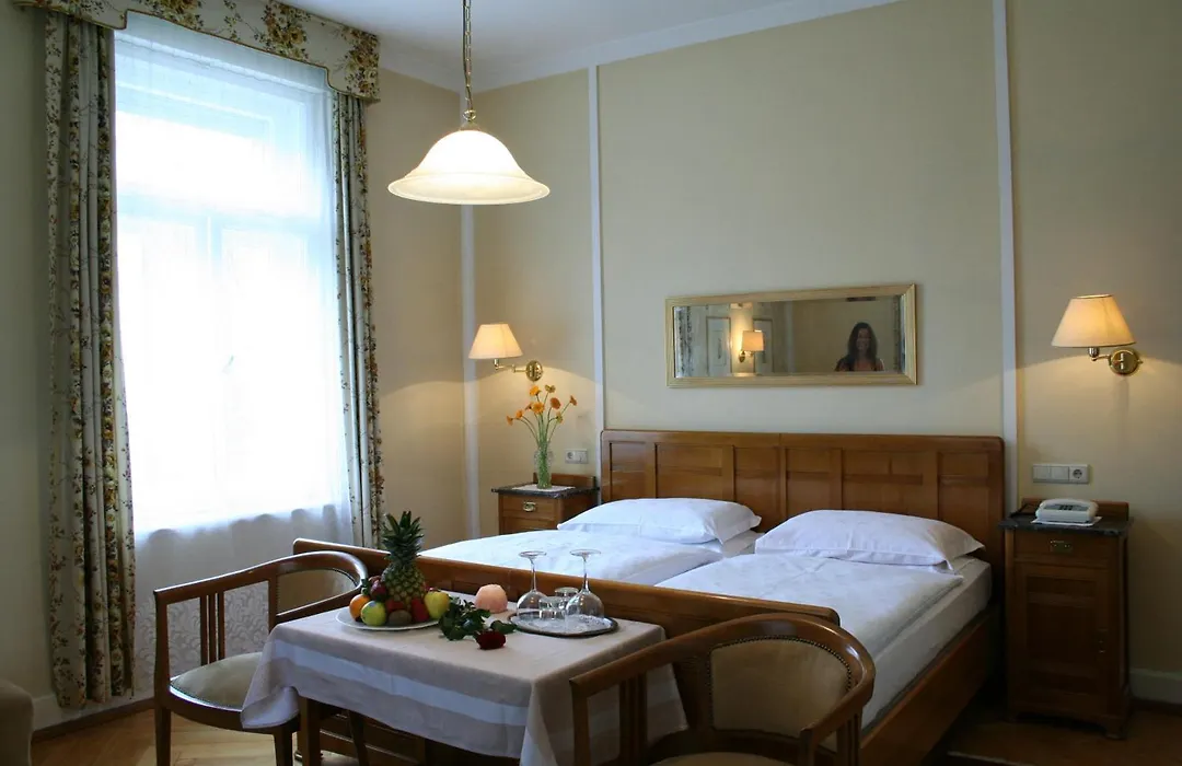 Hotel Villa Westend-1