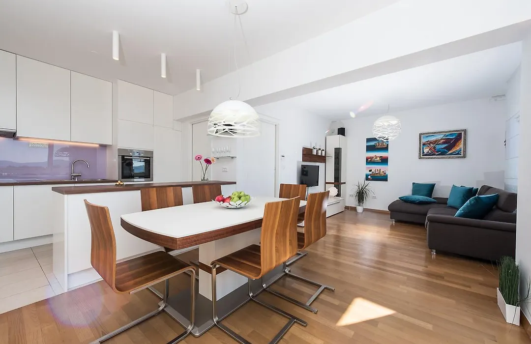 Penthouse With Roof Terrace With Jacuzzi-1