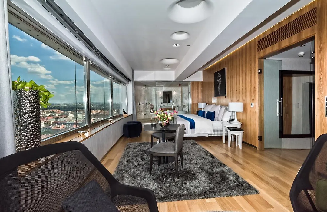 One Room Hotel-1