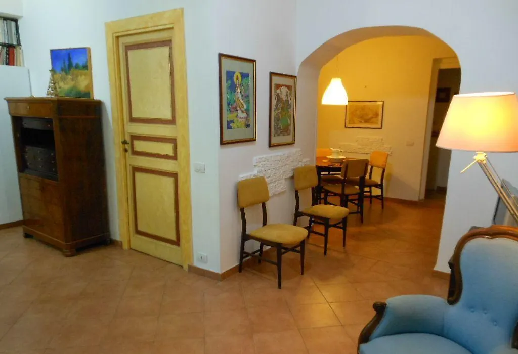 Via Giulia Apartment-1