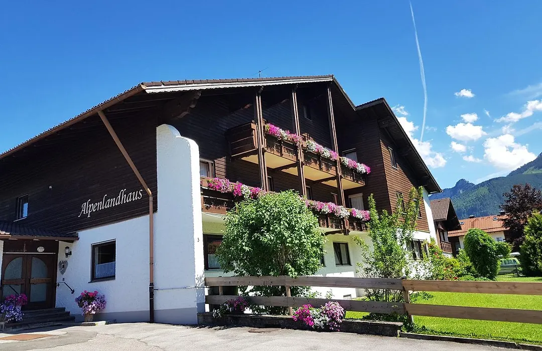 Alpenlandhaus-1