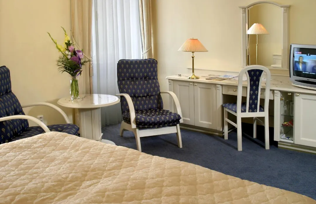 Ensana Hotel Pacifik-1