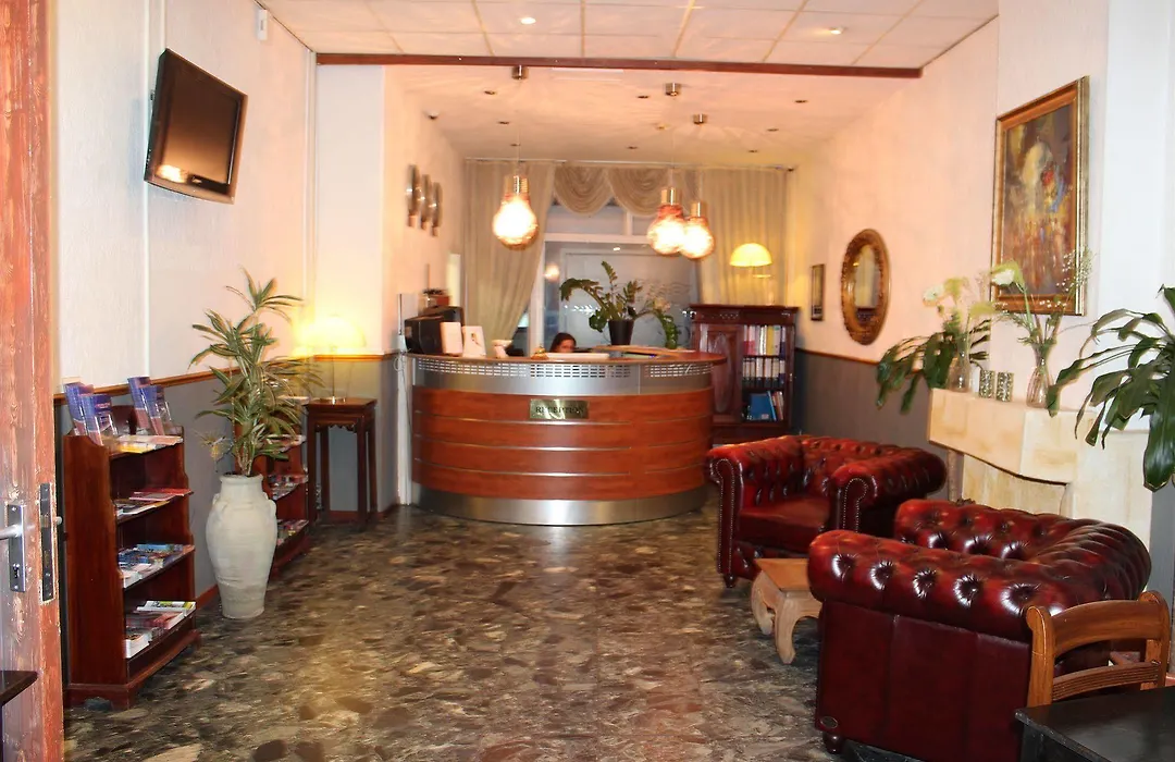 Skyline Hotel-1