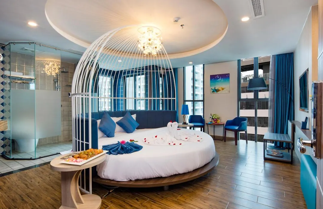 Aaron Hotel-1