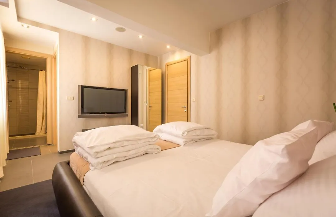 Hostgost Selected Suites - Bams, Private Spa Included-1