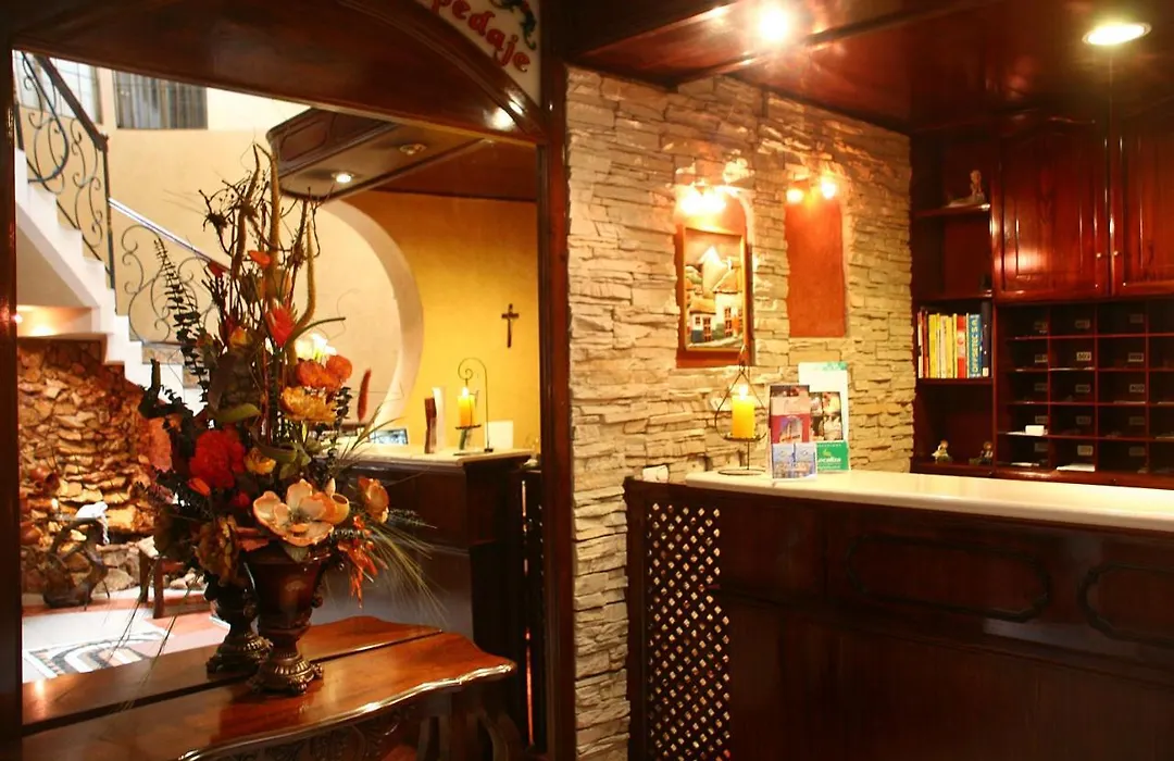 Hotel Rio Piedra-1