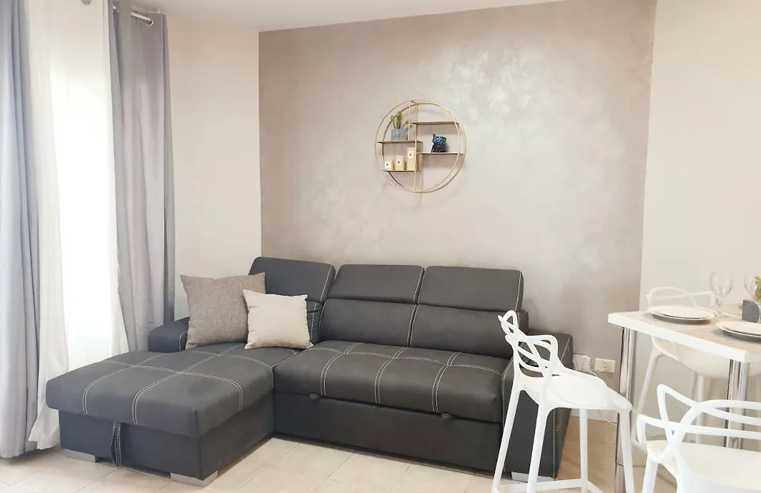 Gk Apartment Delight-1
