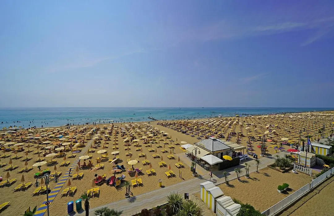 Hotel Strand A Frontemare-1