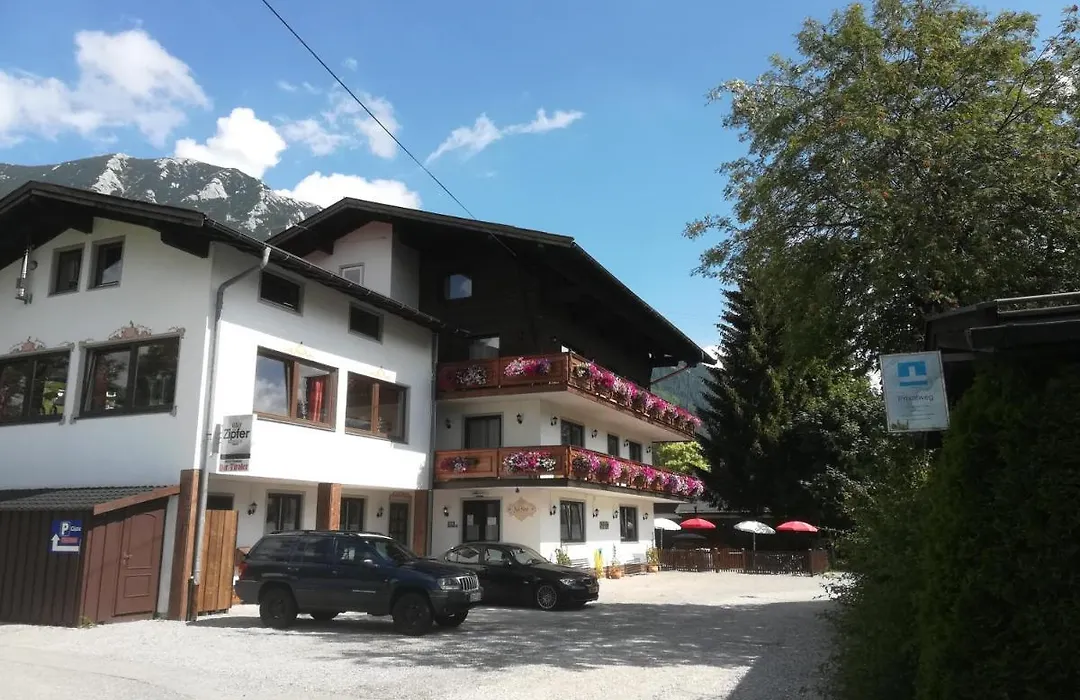 Bed&Breakfast Der Tiroler-1