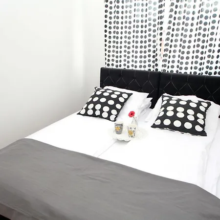 Mila - A Stylish Apartment Near Sarajevo Airport-3
