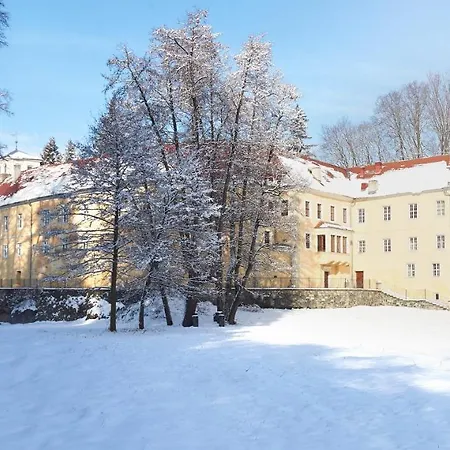 Zamek Na Skale-2