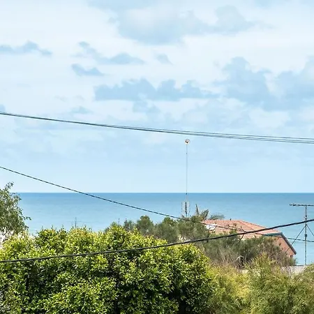 Stones Throw To Shelly Beach, Pet Friendly!-2