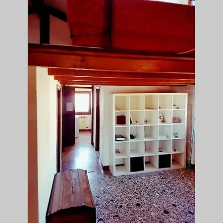 Large Top 3 Rooms Flat Central Rialto-2