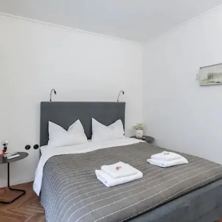 House In House At The Heart Of Exarchia, Extremely Central-3