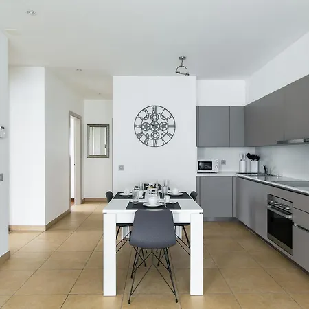Prestige Apartments By Quokka 360 - Spacious Flats With Private Terraces-3