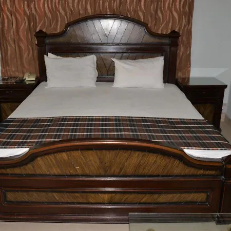 Step Inn Hotel Sukkur-2