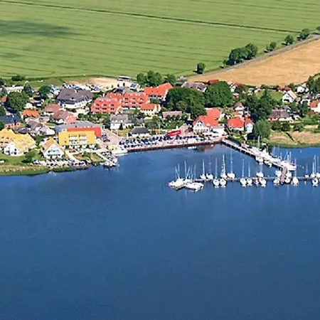Hotel-&Ferienanlage Kapitäns-Häuser Breege-2