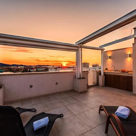 Penthouse With Roof Terrace With Jacuzzi-2