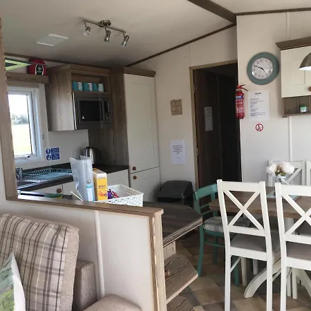 Branwood Luxury Caravan Holidays Newquay-3