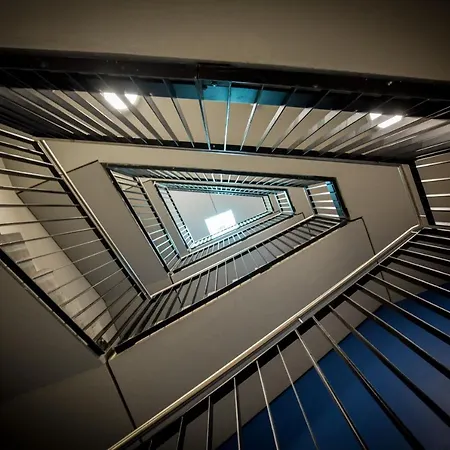 Aeronaut Service Apartments Powered By Pearl 1-2
