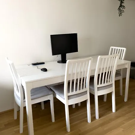Modern & Sunny 52M2 Apartment With Balcony & Fast Wifi-3