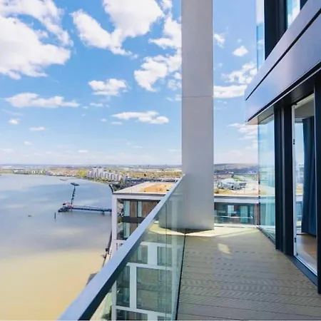 Executive Waterfront Split Penthouse-2